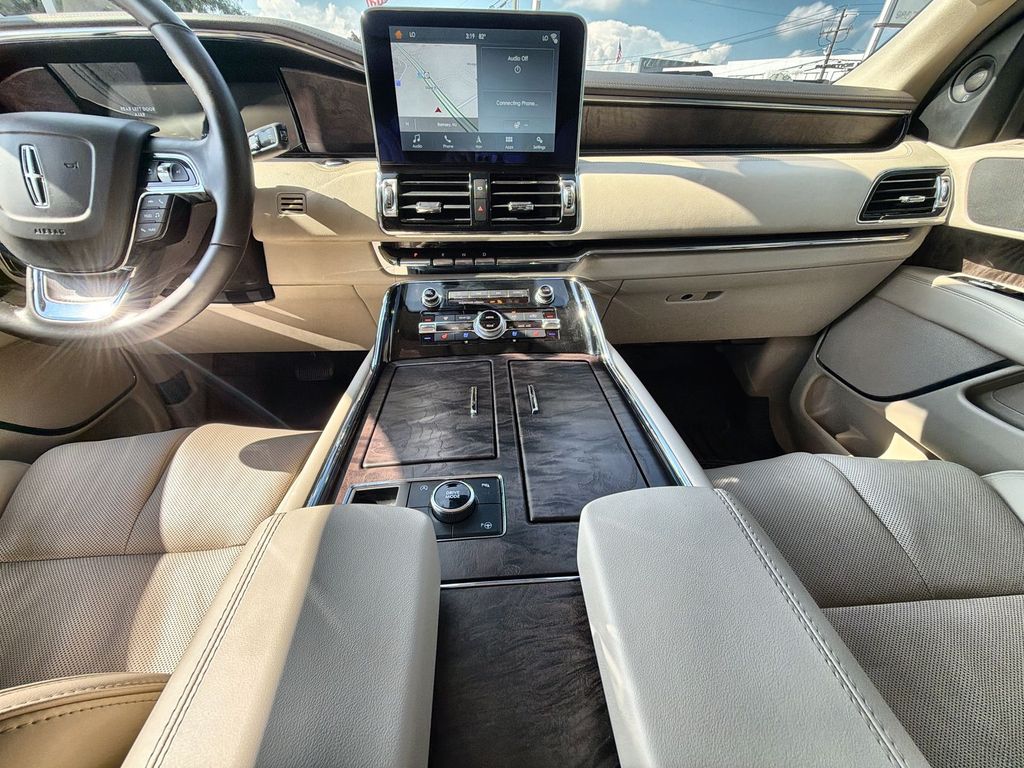 Thumbnail: 2019 Lincoln Navigator - 14