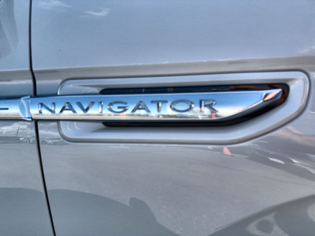 Thumbnail: 2019 Lincoln Navigator - 7
