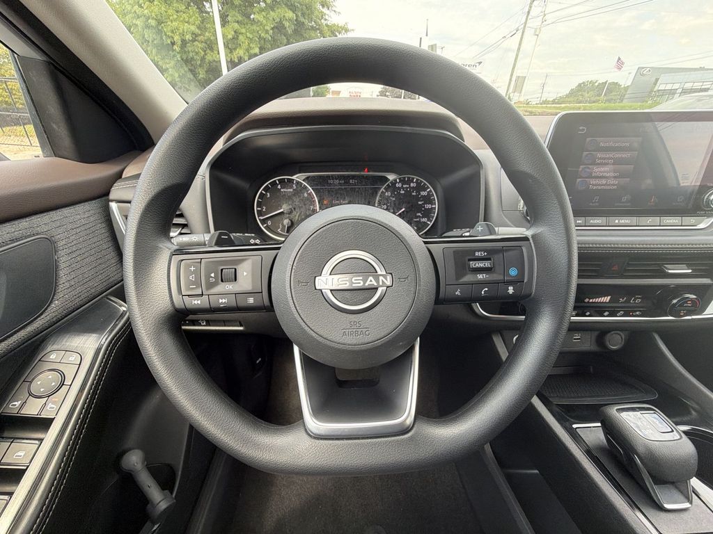 Thumbnail: 2023 Nissan Rogue - 10