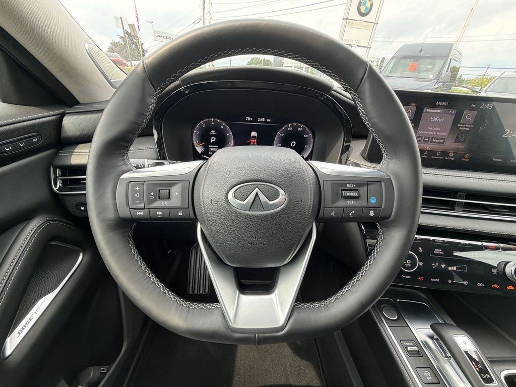 Thumbnail: 2023 INFINITI QX60 - 10