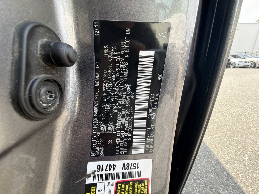 Thumbnail: 2012 Toyota Sienna - 18