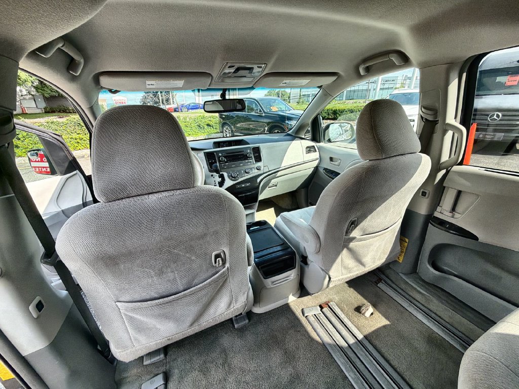 Thumbnail: 2012 Toyota Sienna - 13