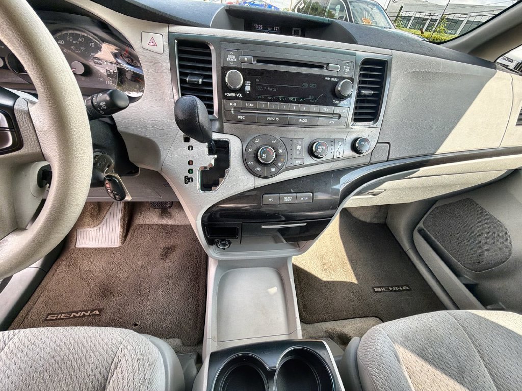 Thumbnail: 2012 Toyota Sienna - 14