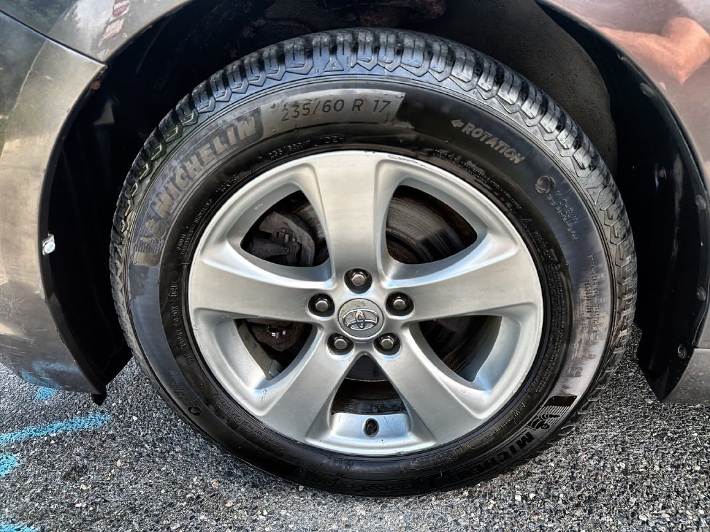 Thumbnail: 2012 Toyota Sienna - 8