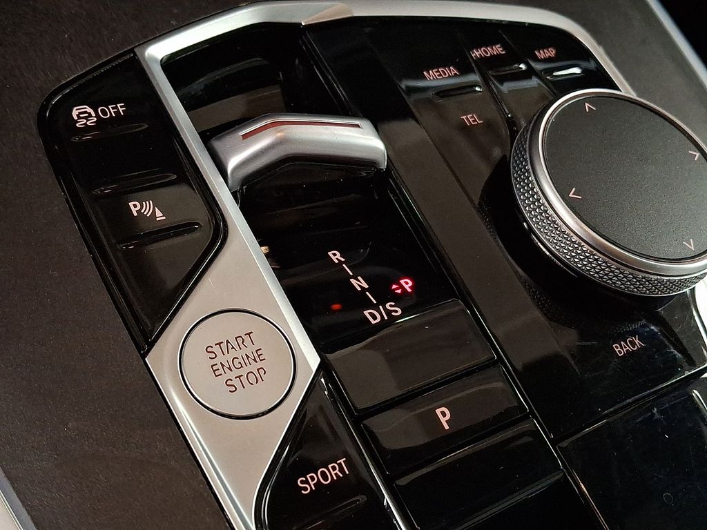 Thumbnail: 2024 BMW X7 - 10