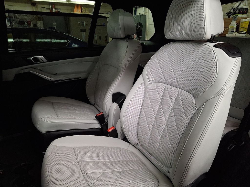 Thumbnail: 2024 BMW X7 - 8