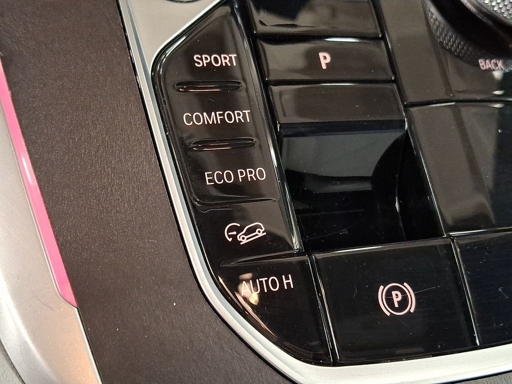 Thumbnail: 2024 BMW X7 - 24