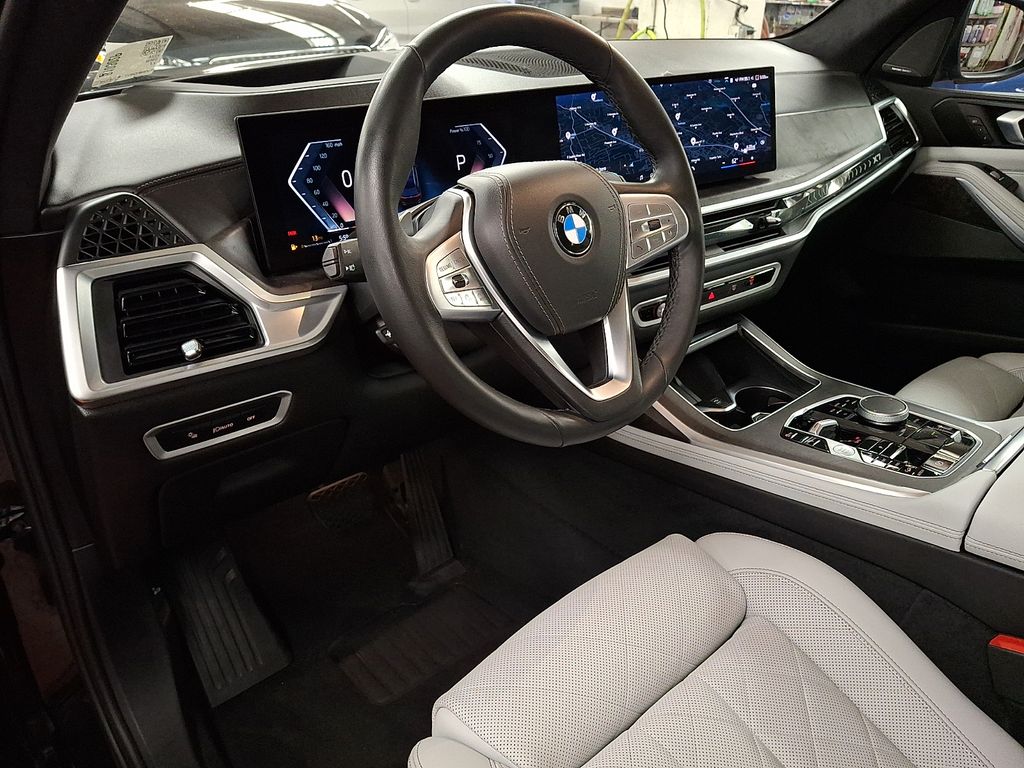 Thumbnail: 2024 BMW X7 - 2