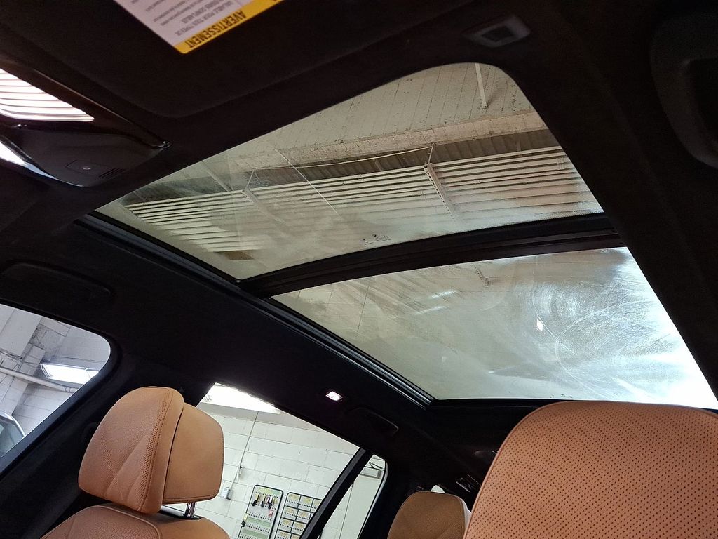 Thumbnail: 2026 BMW X7 - 21