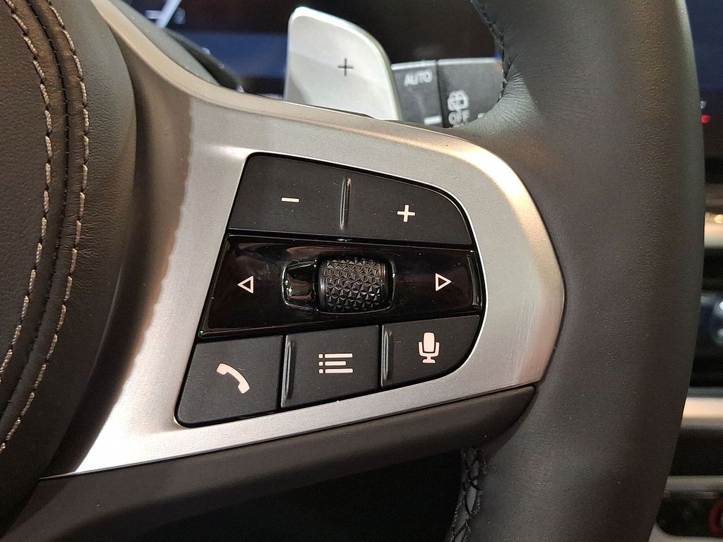 Thumbnail: 2026 BMW X7 - 20