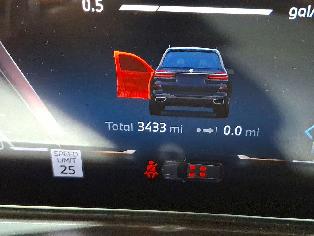 Thumbnail: 2026 BMW X7 - 10