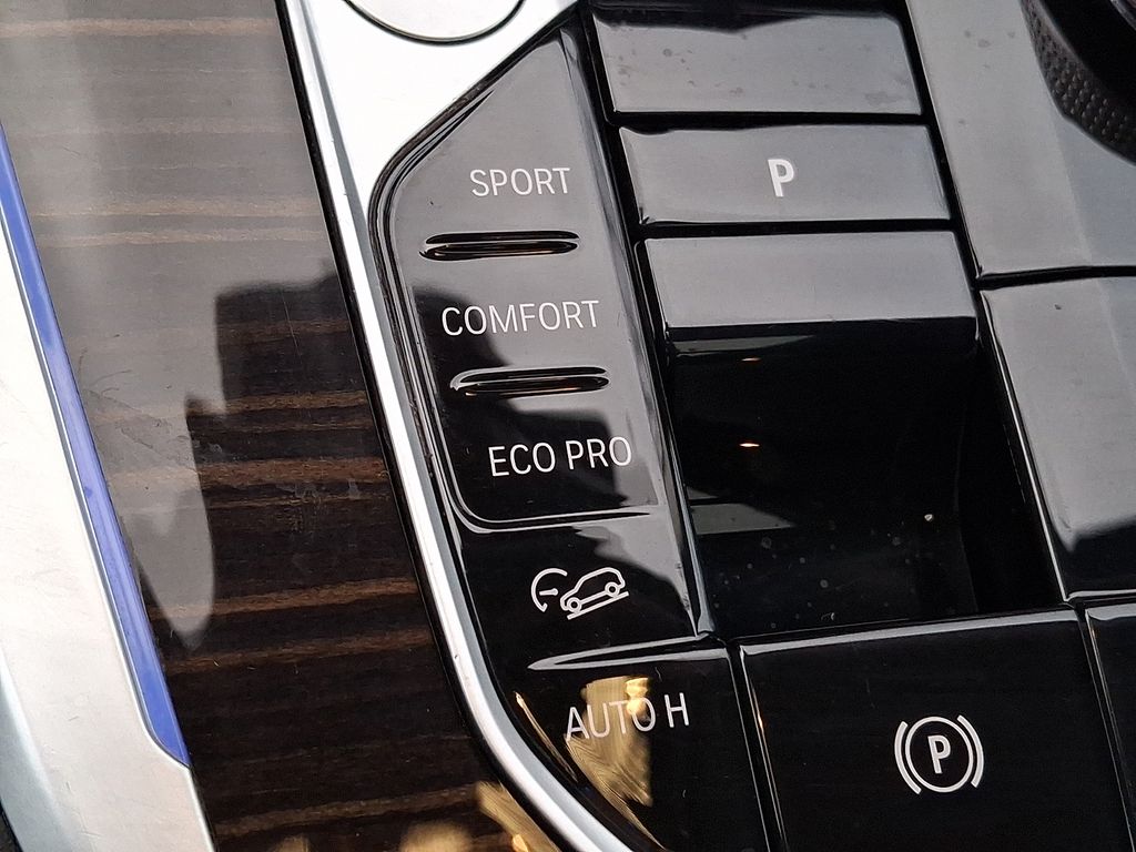 Thumbnail: 2023 BMW X7 - 23