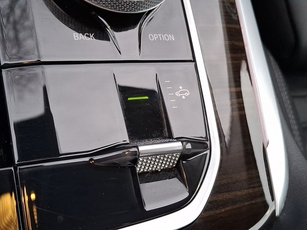 Thumbnail: 2023 BMW X7 - 25