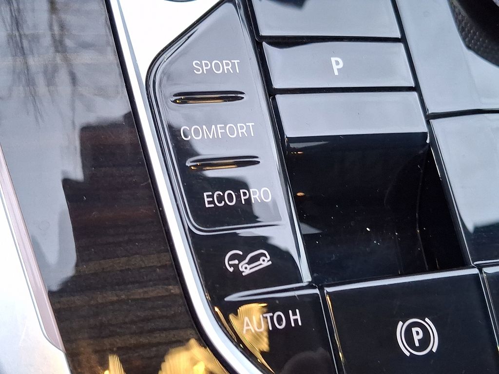 Thumbnail: 2023 BMW X7 - 23