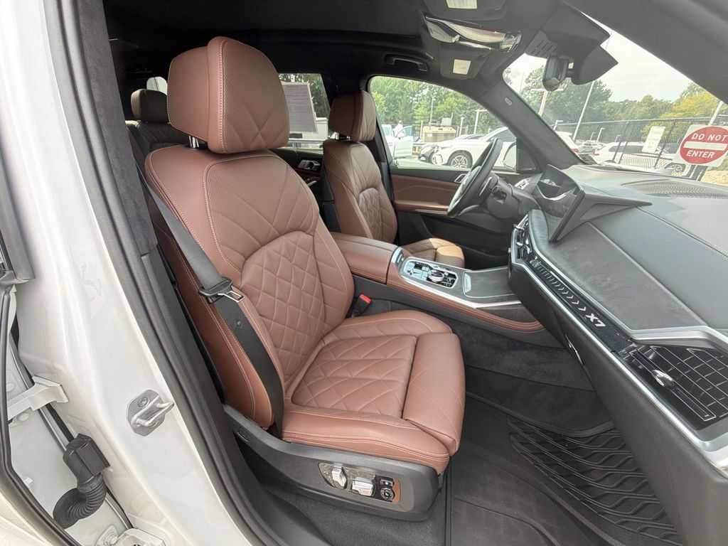 Thumbnail: 2024 BMW X7 - 28