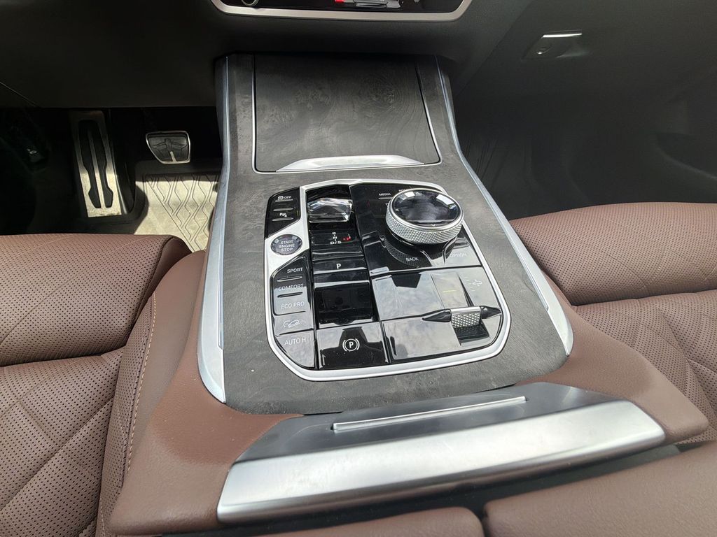 Thumbnail: 2024 BMW X7 - 29