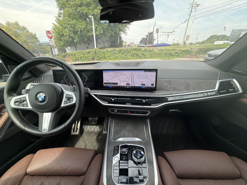 Thumbnail: 2024 BMW X7 - 2