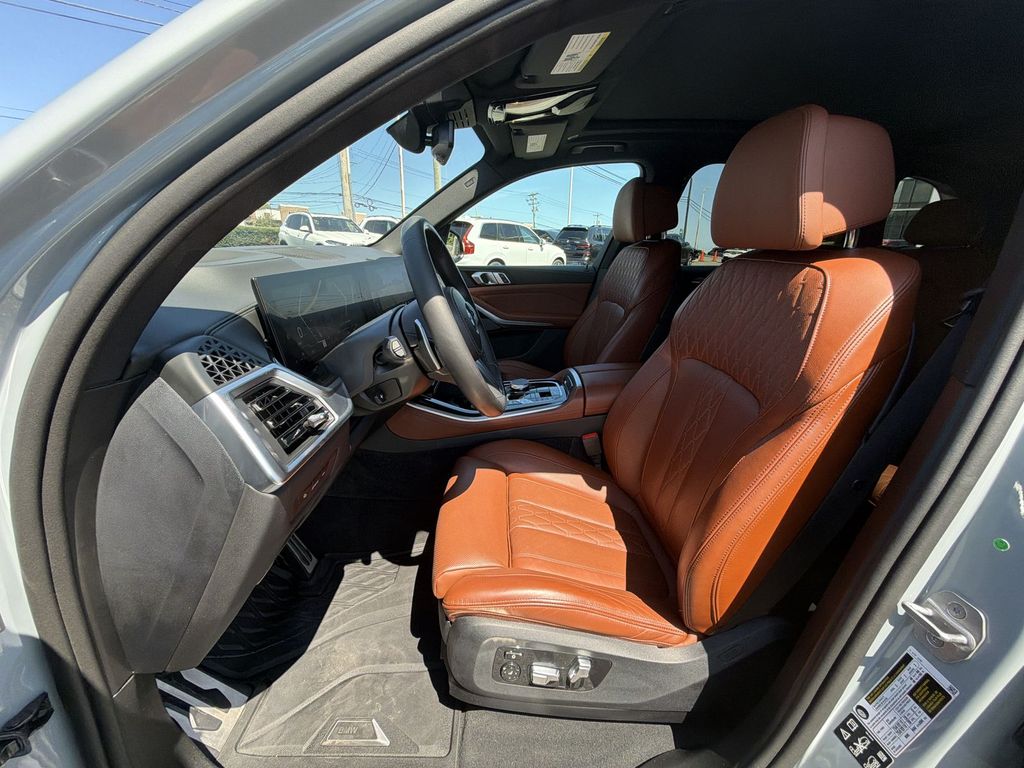 Thumbnail: 2024 BMW X5 - 11