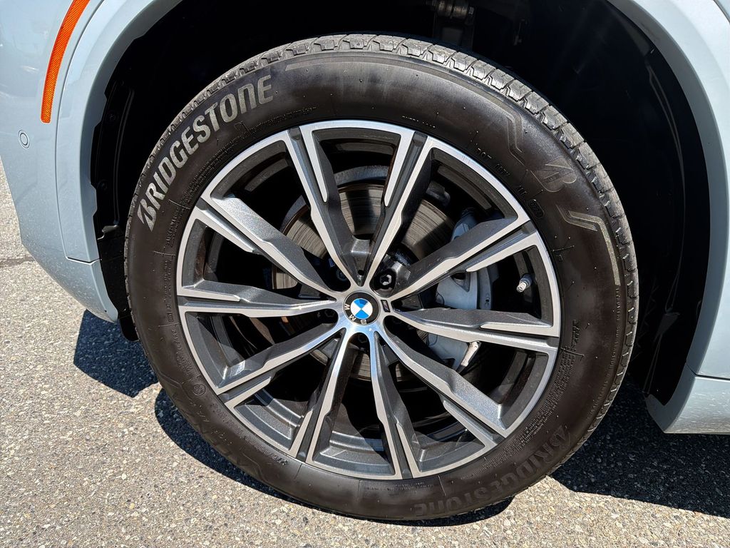 Thumbnail: 2024 BMW X5 - 8