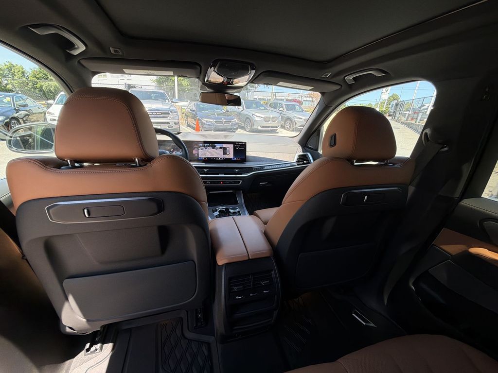 Thumbnail: 2024 BMW X5 - 13