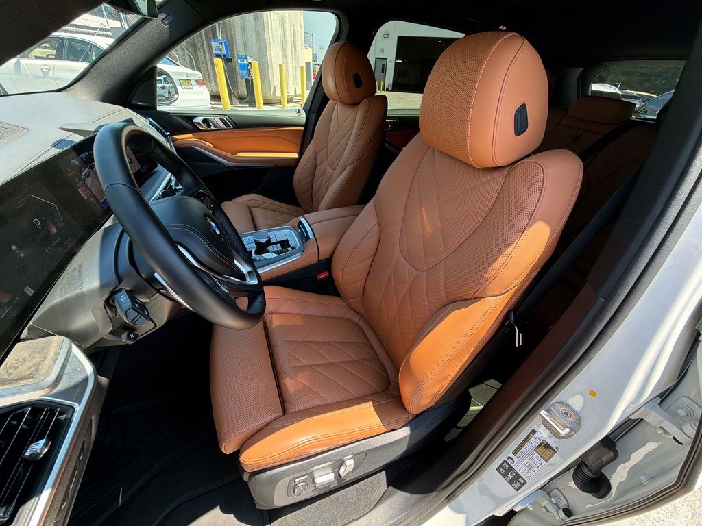 Thumbnail: 2024 BMW X5 - 12
