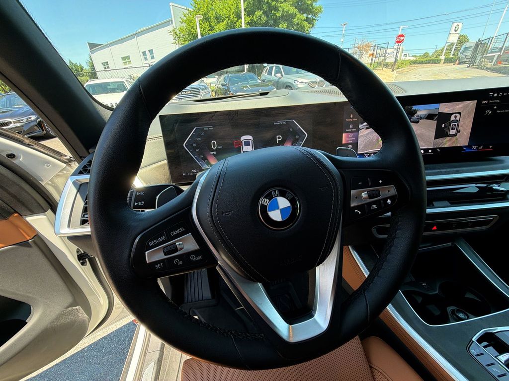 Thumbnail: 2024 BMW X5 - 10