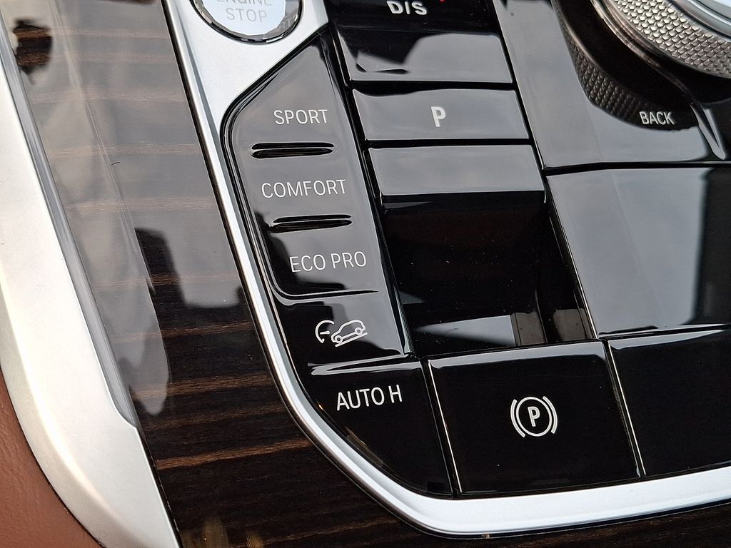 Thumbnail: 2025 BMW X5 - 23