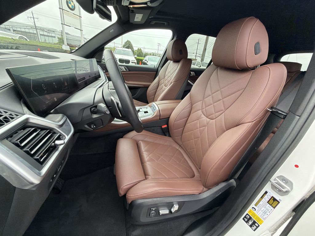 Thumbnail: 2024 BMW X5 - 11