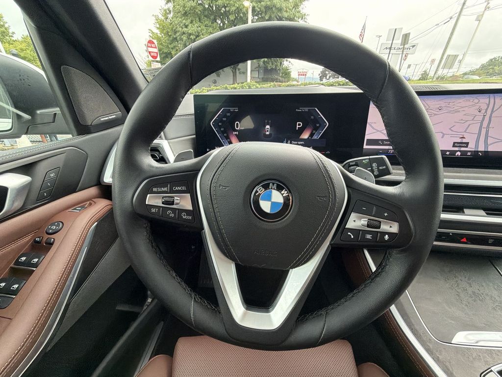 Thumbnail: 2024 BMW X5 - 10