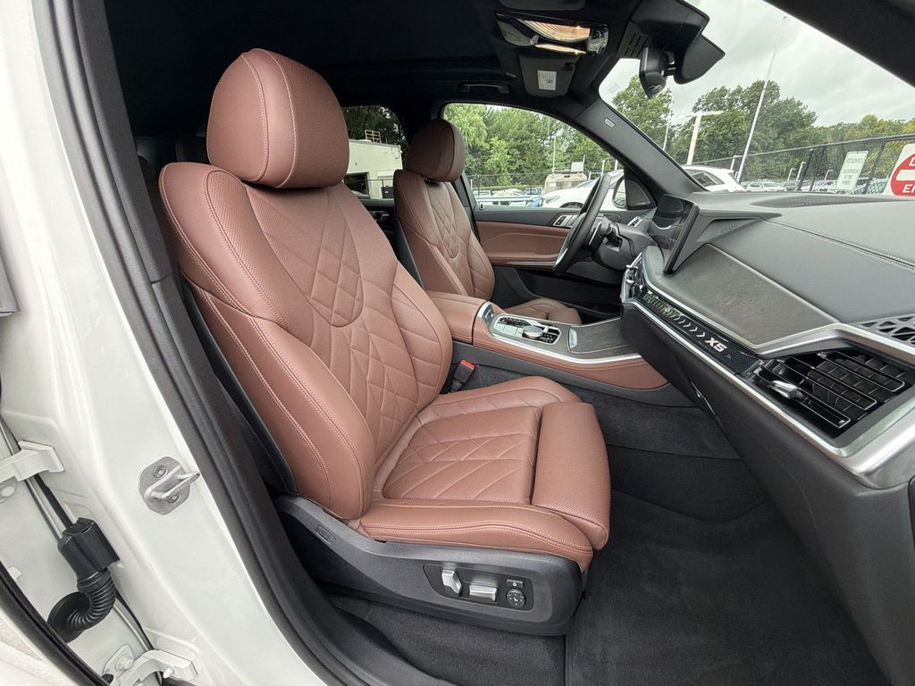 Thumbnail: 2024 BMW X5 - 12
