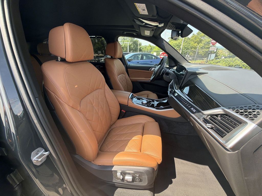 Thumbnail: 2024 BMW X5 - 28
