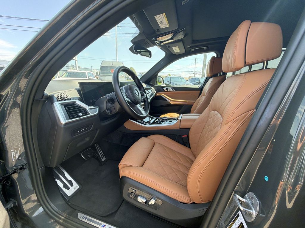 Thumbnail: 2024 BMW X5 - 11