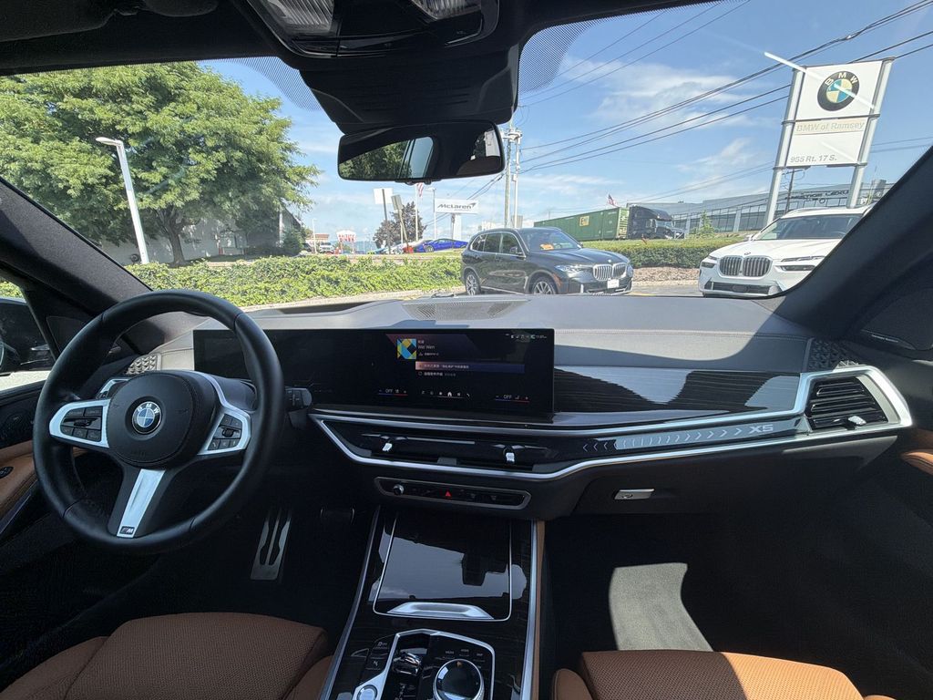 Thumbnail: 2024 BMW X5 - 2