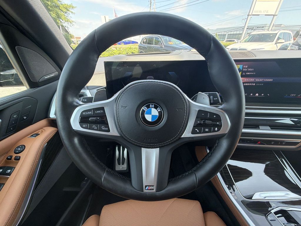 Thumbnail: 2024 BMW X5 - 10