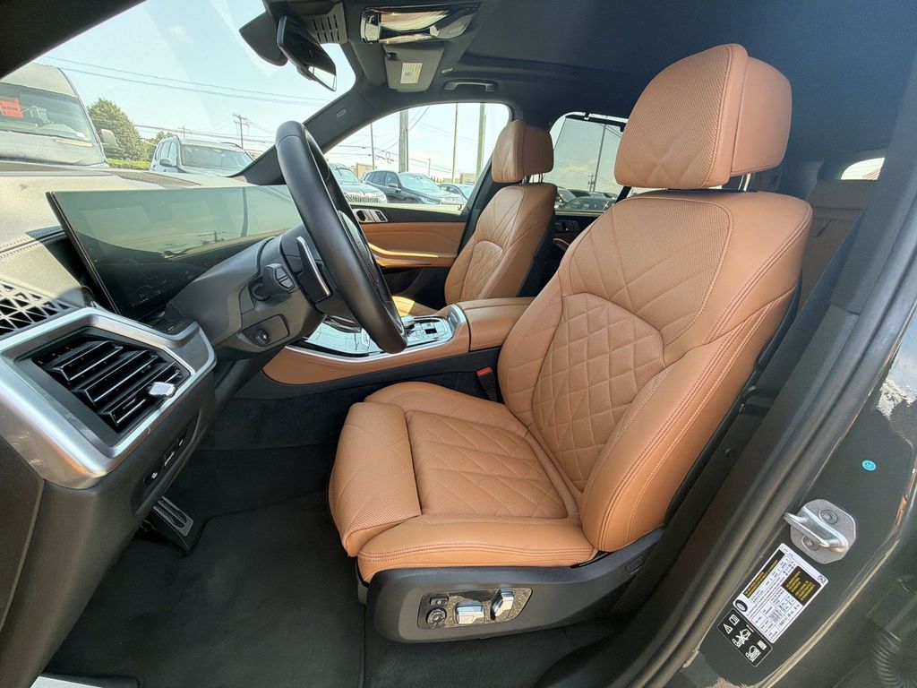 Thumbnail: 2024 BMW X5 - 12