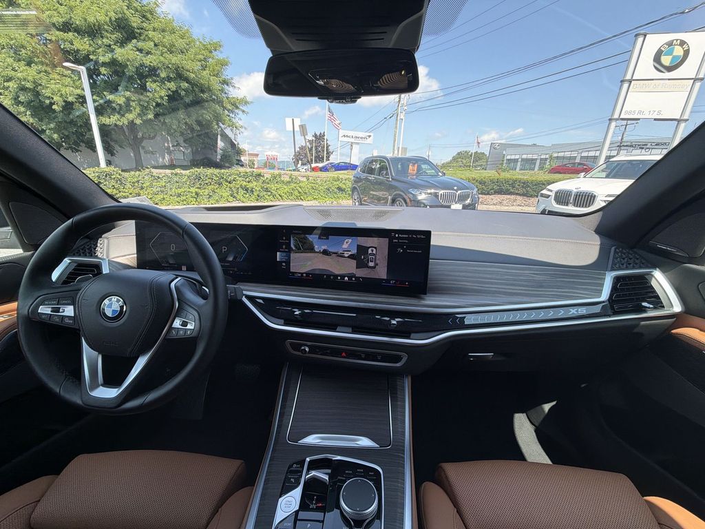Thumbnail: 2024 BMW X5 - 2