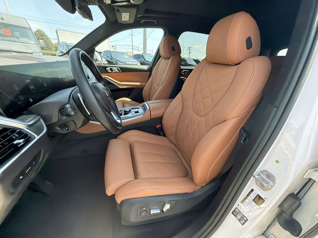 Thumbnail: 2024 BMW X5 - 11