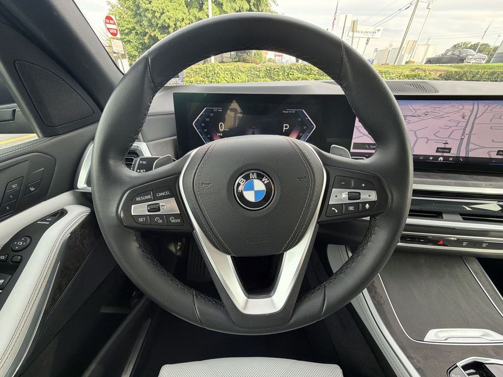 Thumbnail: 2024 BMW X5 - 10