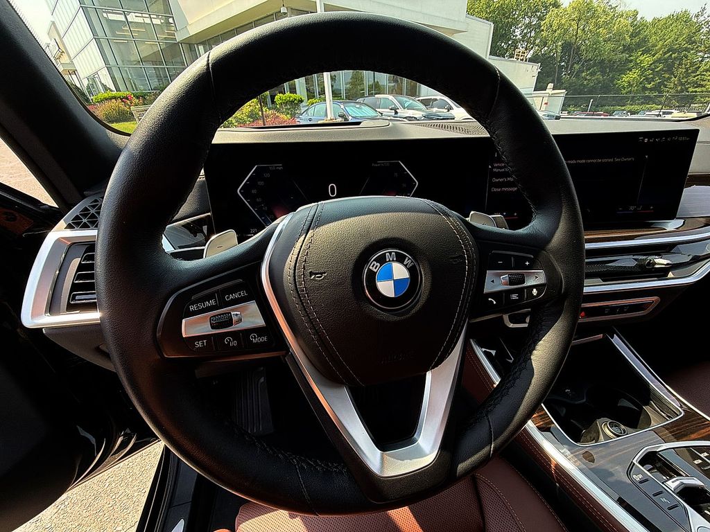 Thumbnail: 2024 BMW X5 - 10