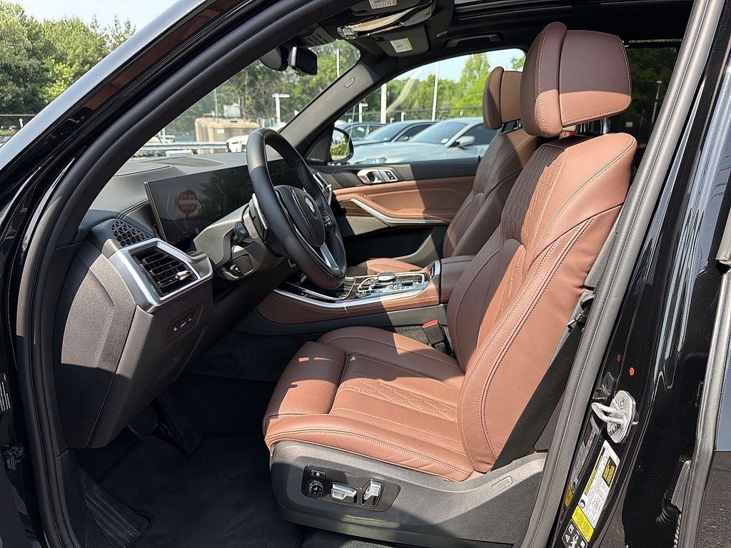 Thumbnail: 2024 BMW X5 - 11