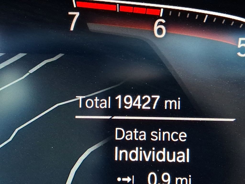 Thumbnail: 2025 BMW X4 - 9