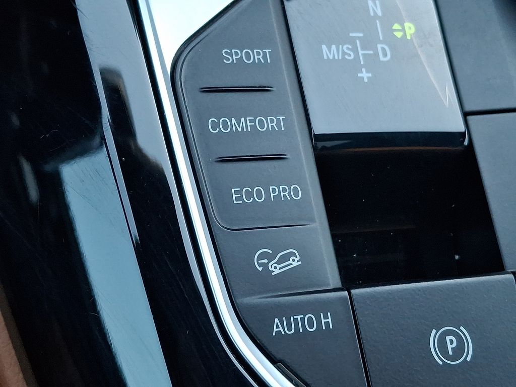 Thumbnail: 2025 BMW X4 - 25