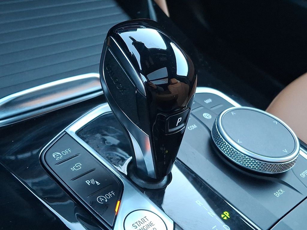 Thumbnail: 2025 BMW X4 - 8