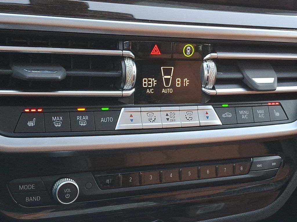 Thumbnail: 2025 BMW X4 - 18