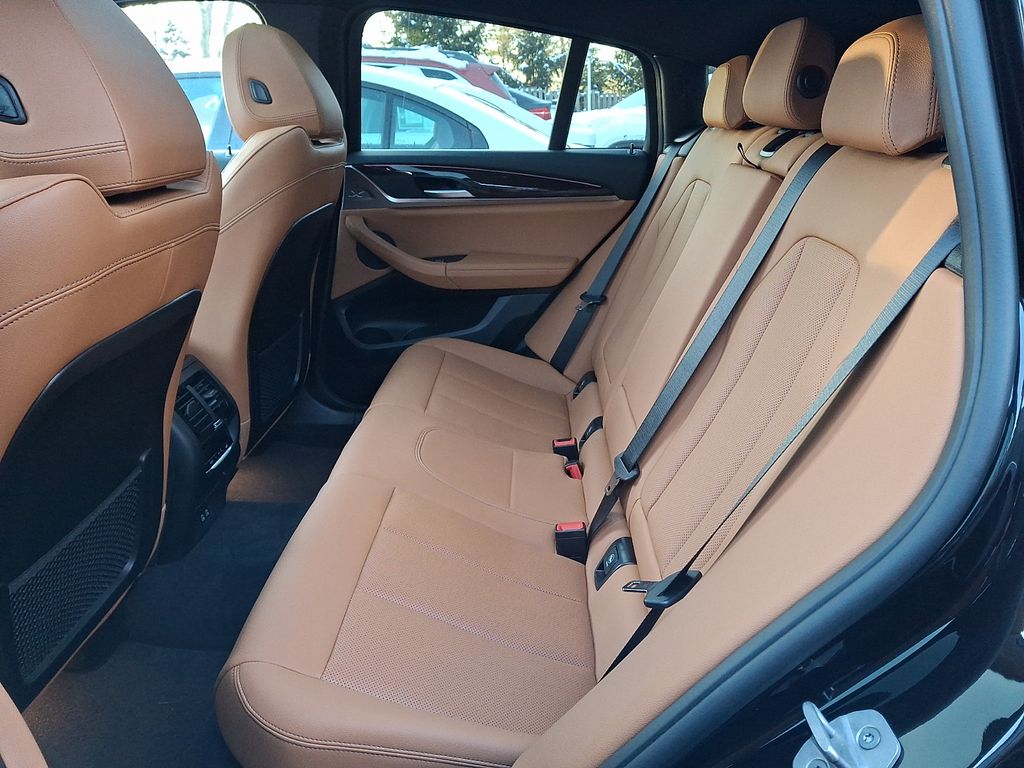 Thumbnail: 2025 BMW X4 - 6