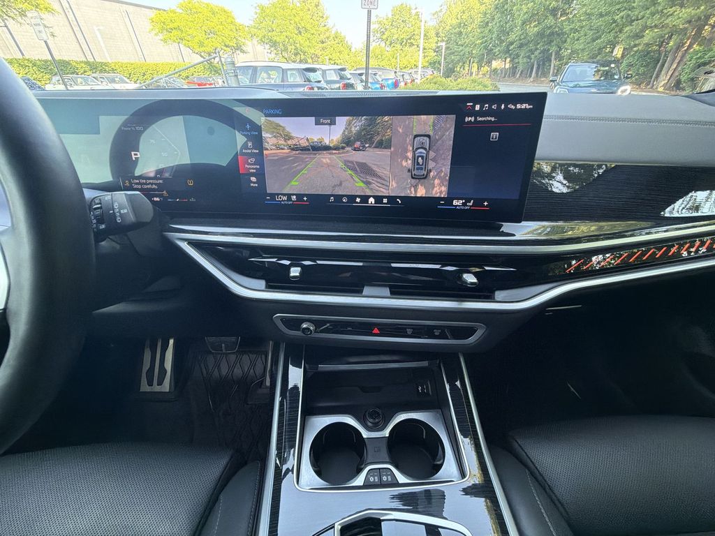 Thumbnail: 2024 BMW X7 - 14