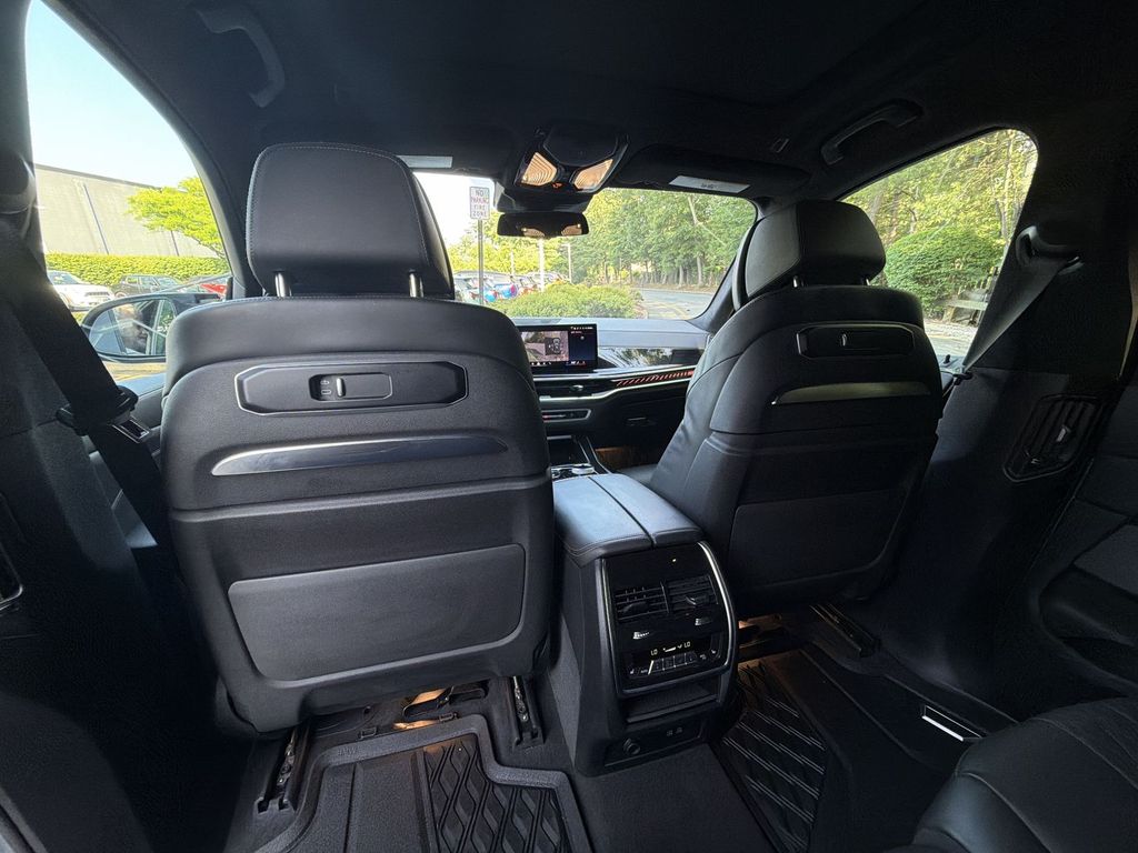 Thumbnail: 2024 BMW X7 - 13