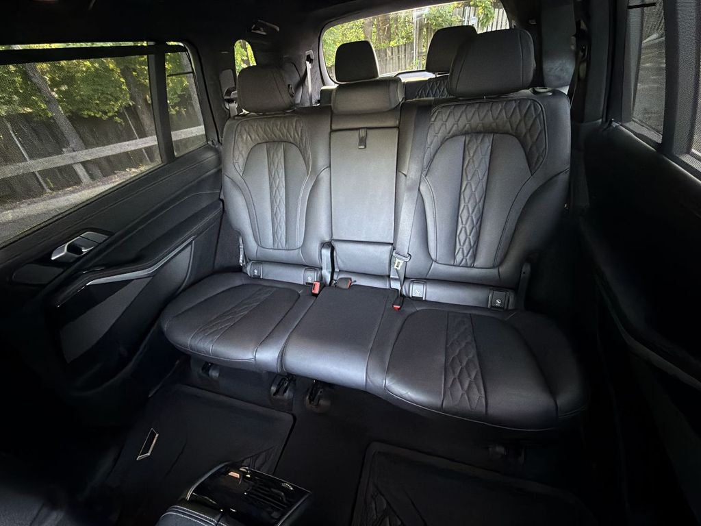 Thumbnail: 2024 BMW X7 - 26
