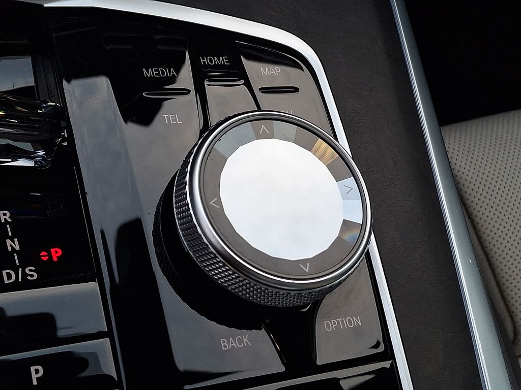 Thumbnail: 2024 BMW X7 - 25