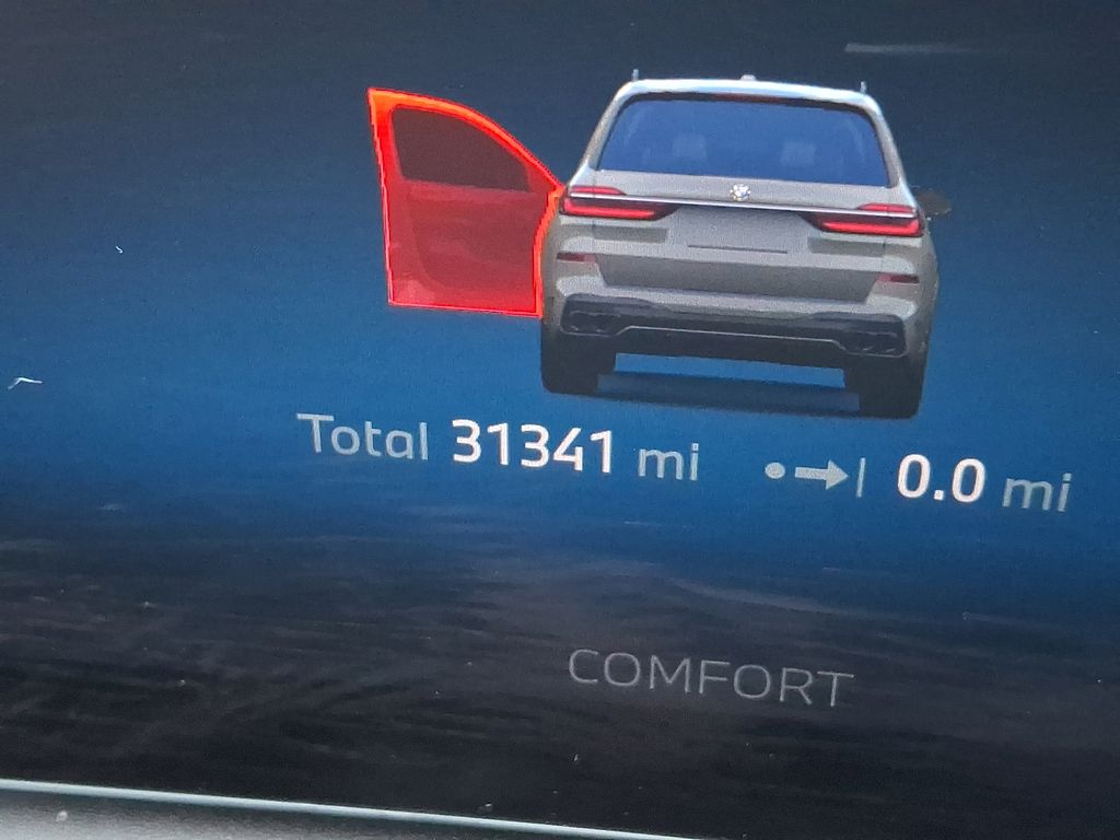 Thumbnail: 2024 BMW X7 - 11
